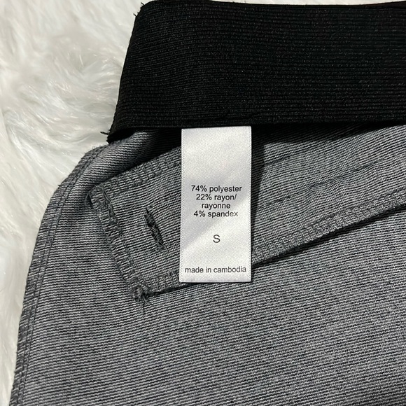 MAURICES Plaid Stretch A-line Skirt size Small - Picture 4 of 10